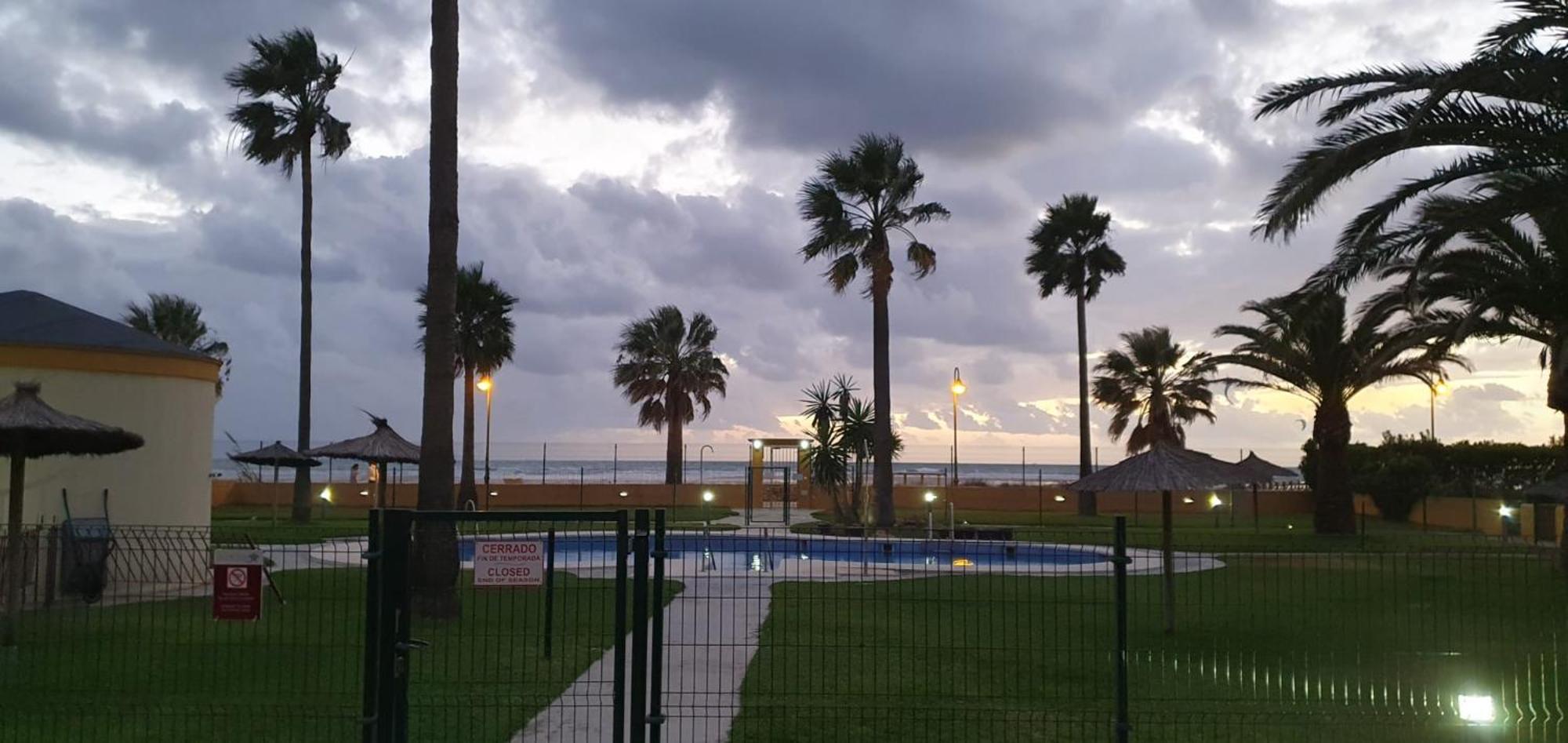 La Tortuga I, Encantador Apartamento Con Garaje En Primera Linea De Playa Tarifa Exterior foto